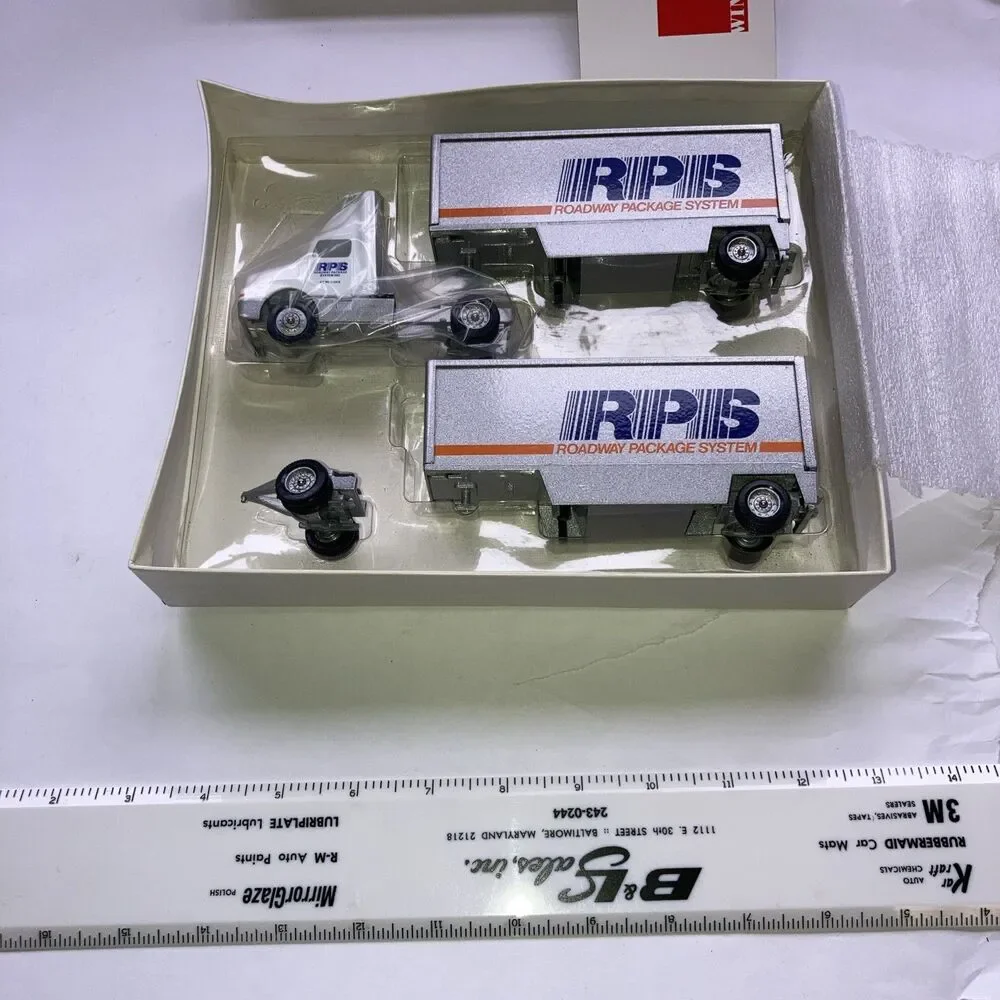 Winross RPS Roadway Package Tractor Trailer 1:64 Scale Diecast Truck w/ Box